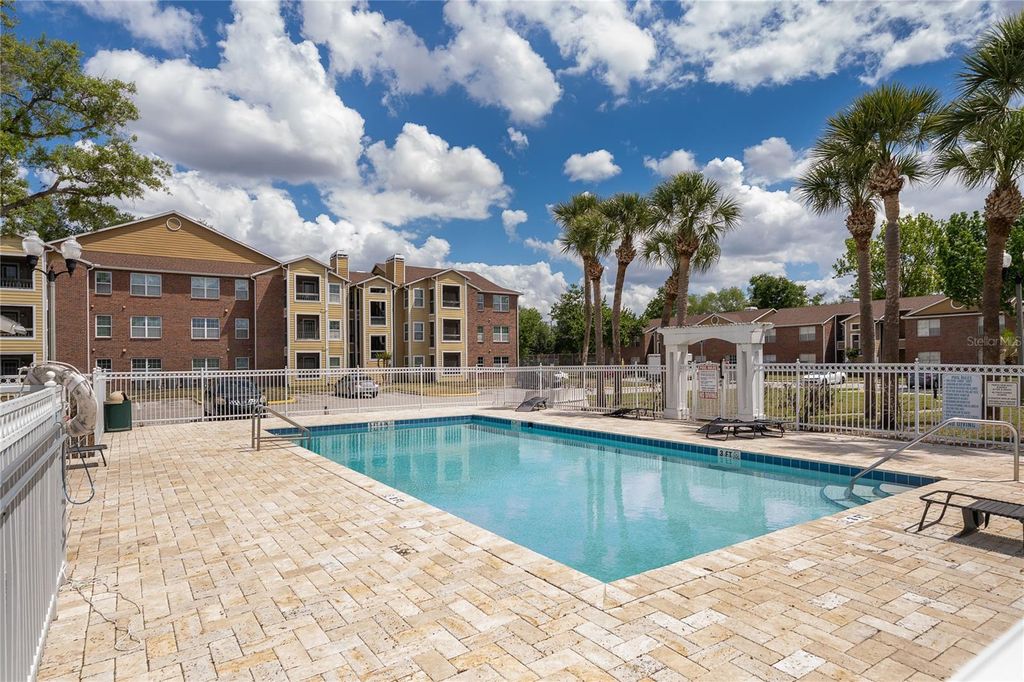 Image 20 of property listing at 4367 THORNBRIAR LANE 206, Orlando, FL 32822