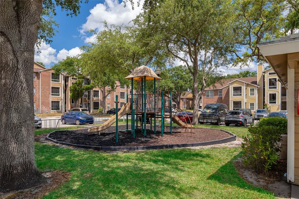 Image 21 of property listing at 4367 THORNBRIAR LANE 206, Orlando, FL 32822