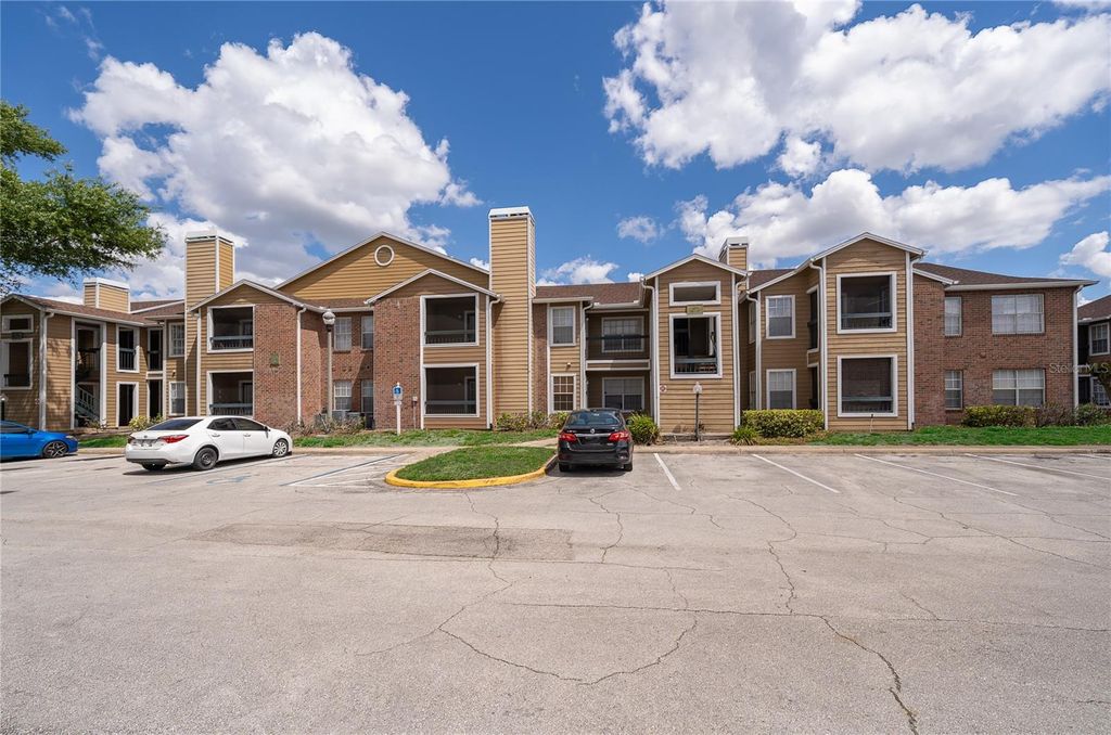 Image 22 of property listing at 4367 THORNBRIAR LANE 206, Orlando, FL 32822
