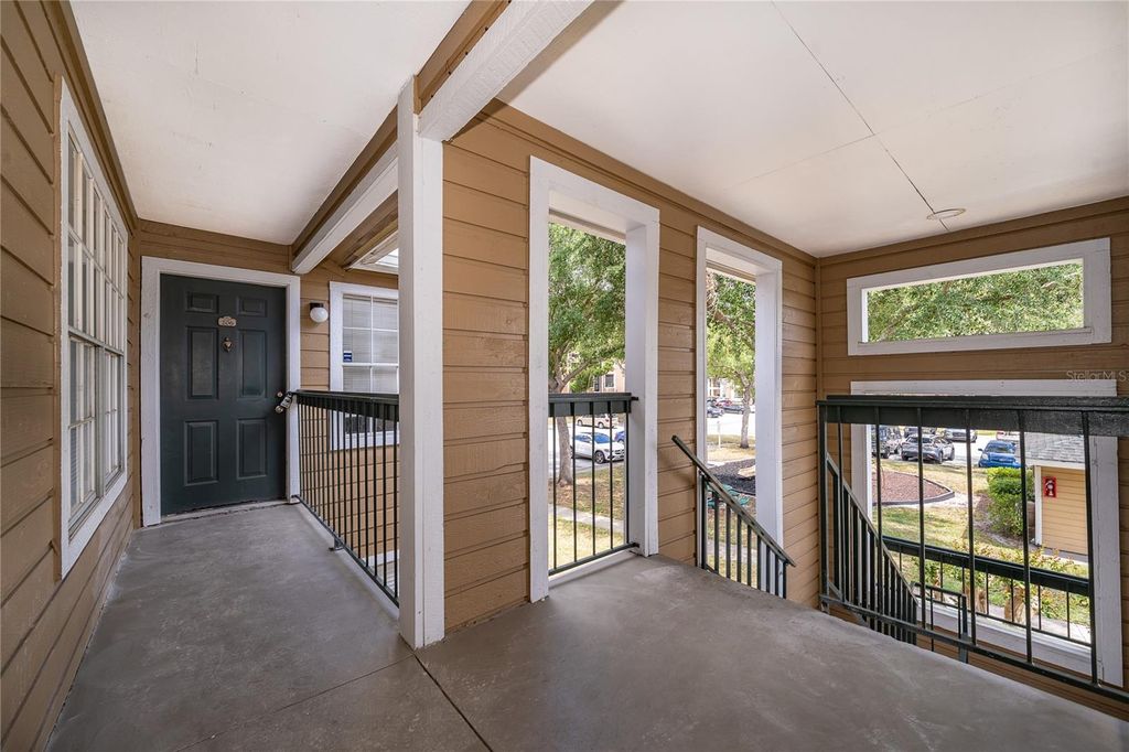 Image 4 of property listing at 4367 THORNBRIAR LANE 206, Orlando, FL 32822
