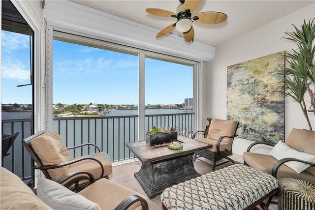 9380 Gulf Shore DR 402, Naples, FL 34108