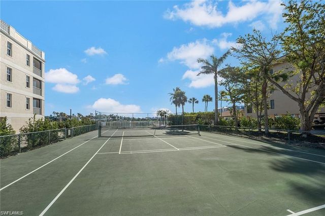 9380 Gulf Shore DR 402, Naples, FL 34108