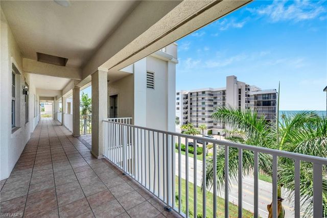 9380 Gulf Shore DR 402, Naples, FL 34108