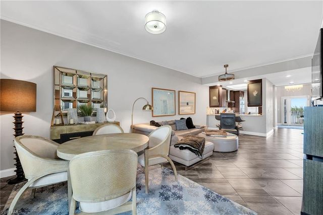 9380 Gulf Shore DR 402, Naples, FL 34108