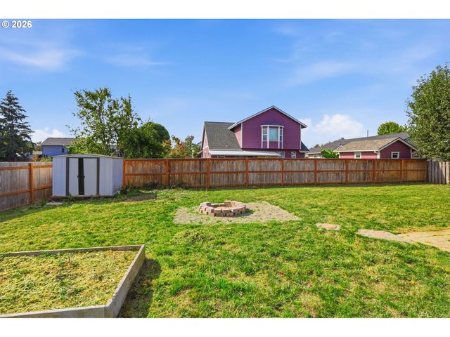 2523 CONCORD St, Woodburn, OR 97071