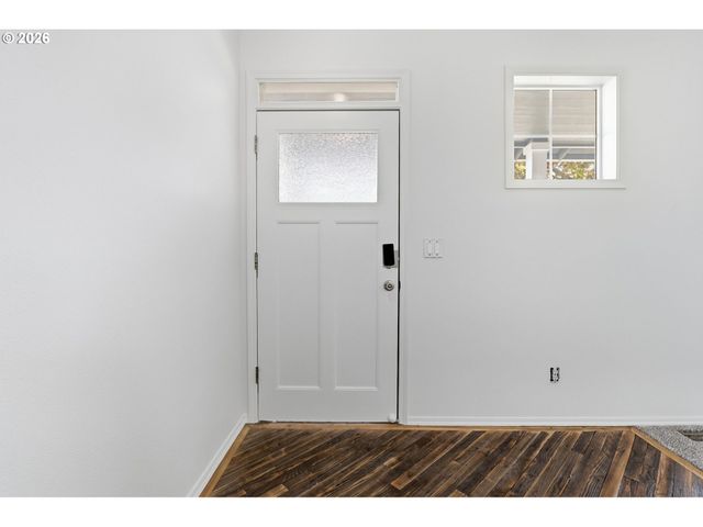 2523 CONCORD St, Woodburn, OR 97071
