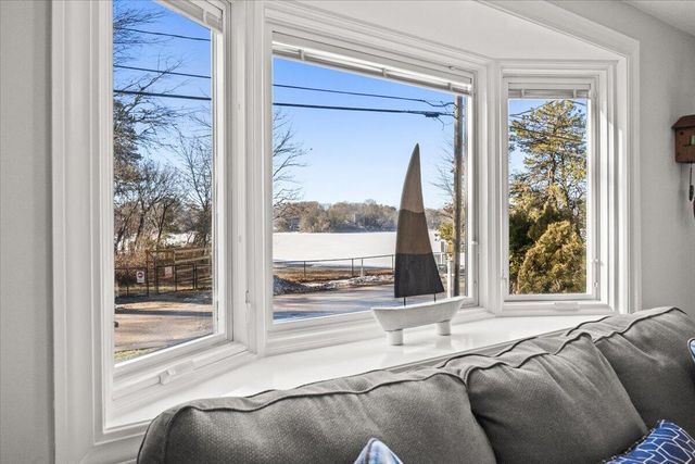 111 Pinecrest Beach Drive, Teaticket, MA 02536