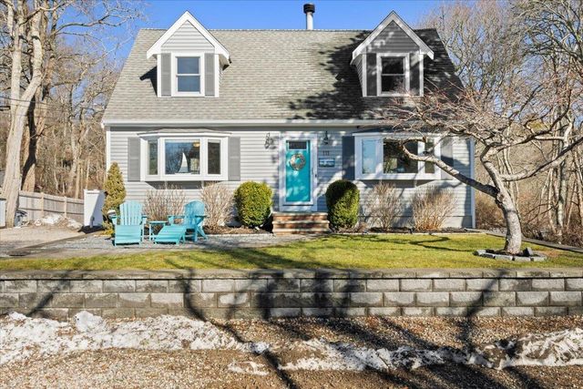 111 Pinecrest Beach Drive, Teaticket, MA 02536