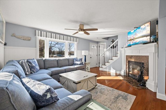 111 Pinecrest Beach Drive, Teaticket, MA 02536