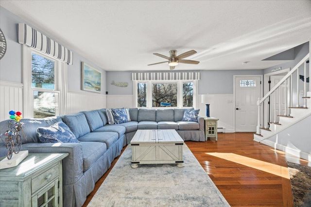 111 Pinecrest Beach Drive, Teaticket, MA 02536