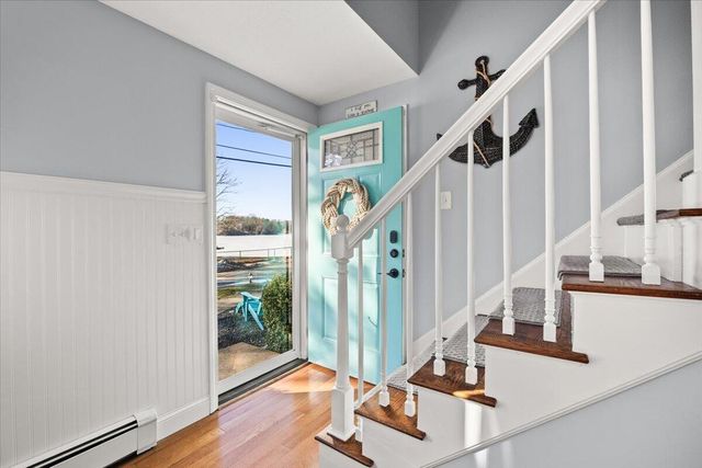 111 Pinecrest Beach Drive, Teaticket, MA 02536