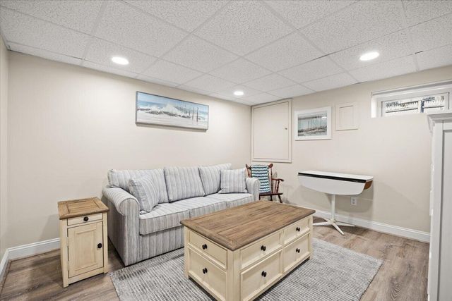 111 Pinecrest Beach Drive, Teaticket, MA 02536