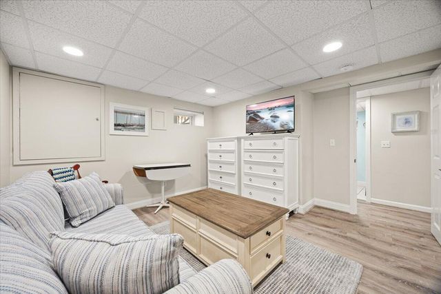 111 Pinecrest Beach Drive, Teaticket, MA 02536