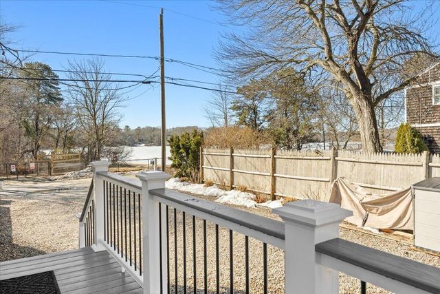 111 Pinecrest Beach Drive, Teaticket, MA 02536