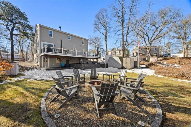 111 Pinecrest Beach Drive, Teaticket, MA 02536