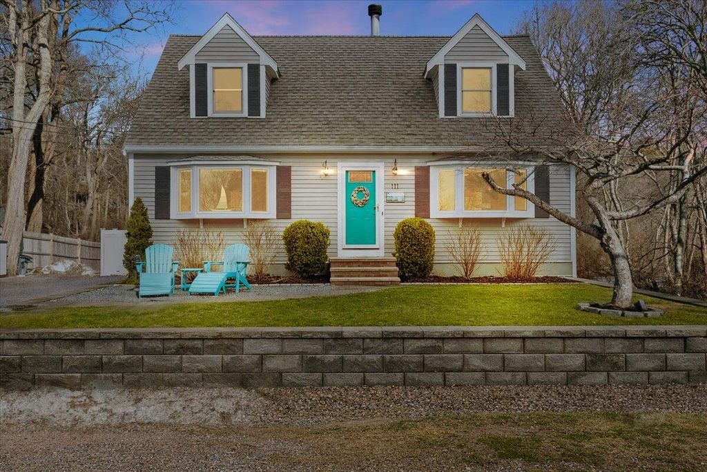 111 Pinecrest Beach Drive, Teaticket, MA 02536