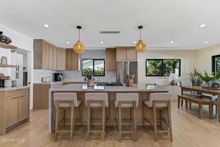 5722 Le Sage Avenue, Woodland Hills, CA 91367