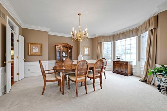 60 W Dundee Court, Loch Lloyd, MO 64012