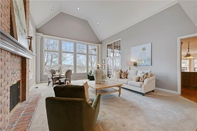 60 W Dundee Court, Loch Lloyd, MO 64012