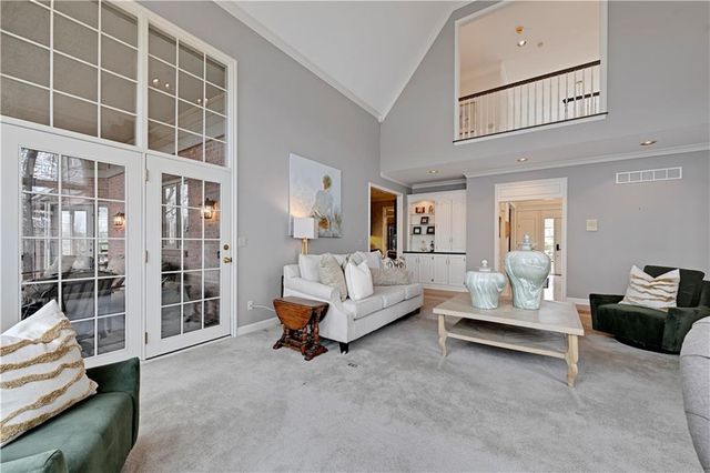 60 W Dundee Court, Loch Lloyd, MO 64012