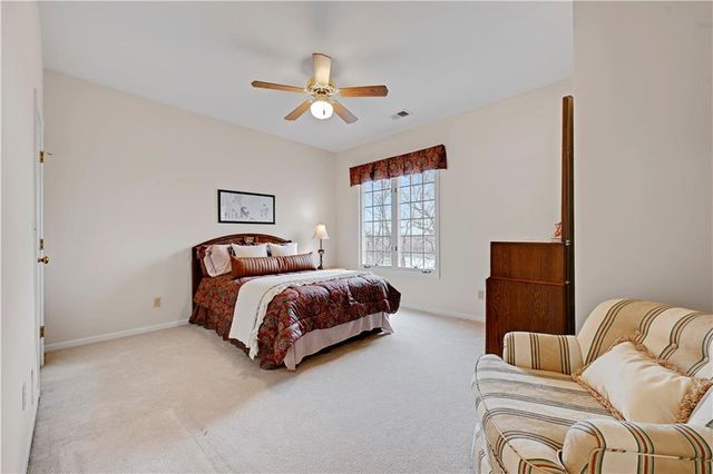 60 W Dundee Court, Loch Lloyd, MO 64012