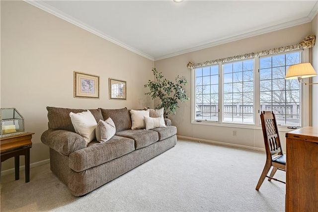 60 W Dundee Court, Loch Lloyd, MO 64012