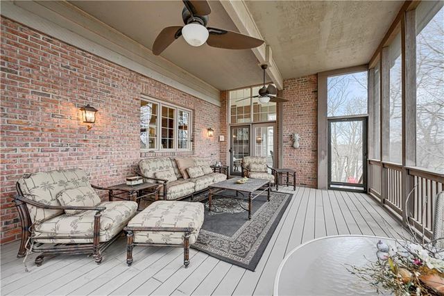 60 W Dundee Court, Loch Lloyd, MO 64012