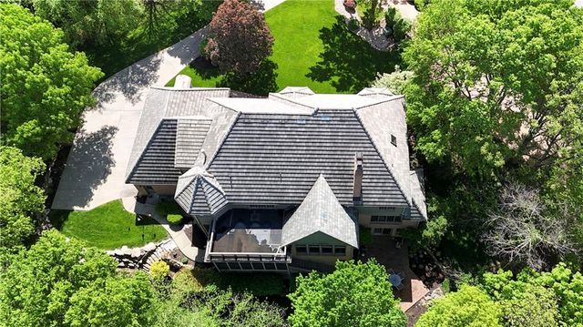 60 W Dundee Court, Loch Lloyd, MO 64012