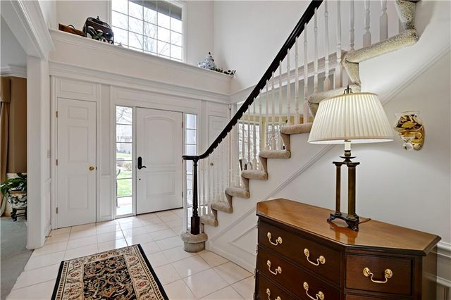 60 W Dundee Court, Loch Lloyd, MO 64012