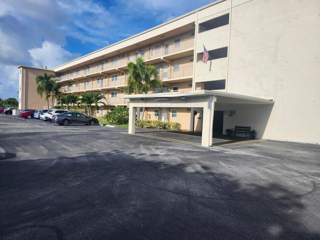 2600 NE 1st Lane 311, Boynton Beach, FL 33435