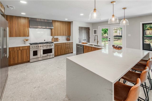 743 South Rosemary Drive, Bryan, TX 77802