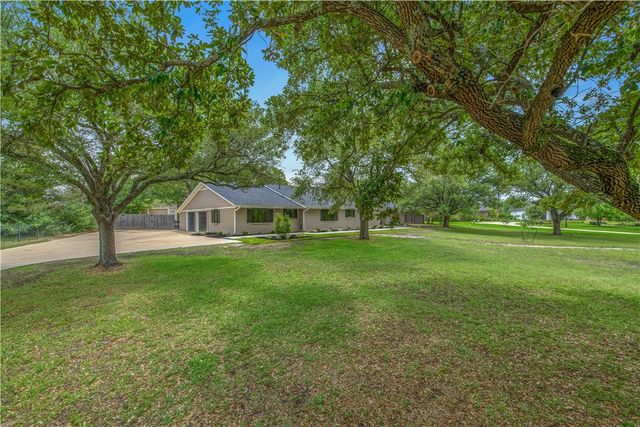 743 South Rosemary Drive, Bryan, TX 77802