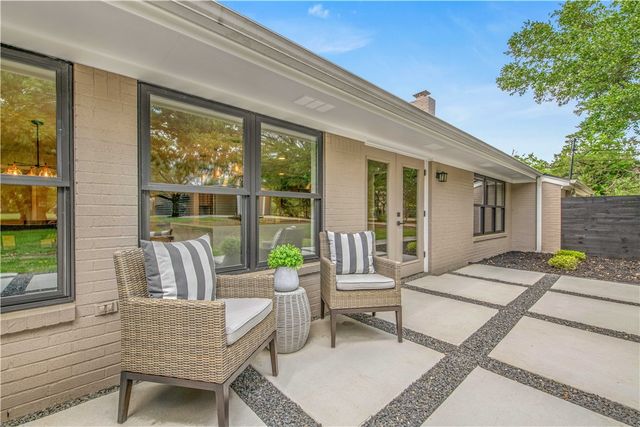 743 South Rosemary Drive, Bryan, TX 77802