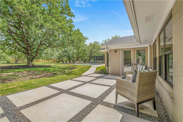 743 South Rosemary Drive, Bryan, TX 77802