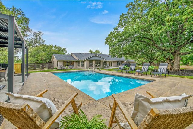 743 South Rosemary Drive, Bryan, TX 77802