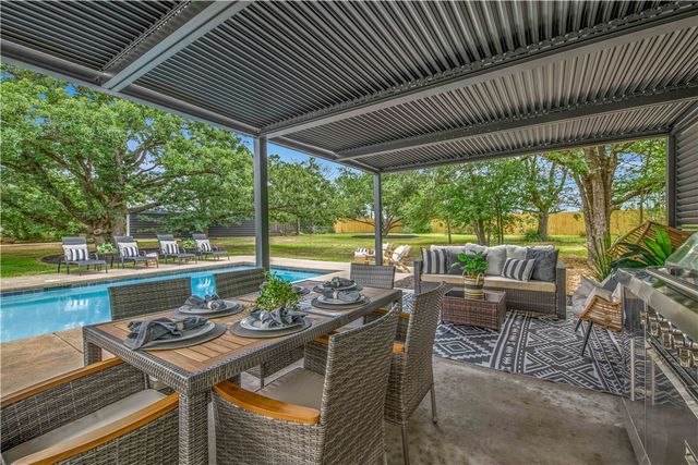 743 South Rosemary Drive, Bryan, TX 77802