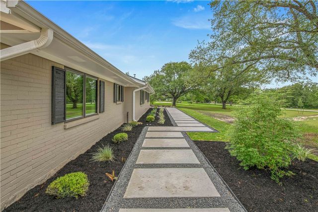 743 South Rosemary Drive, Bryan, TX 77802