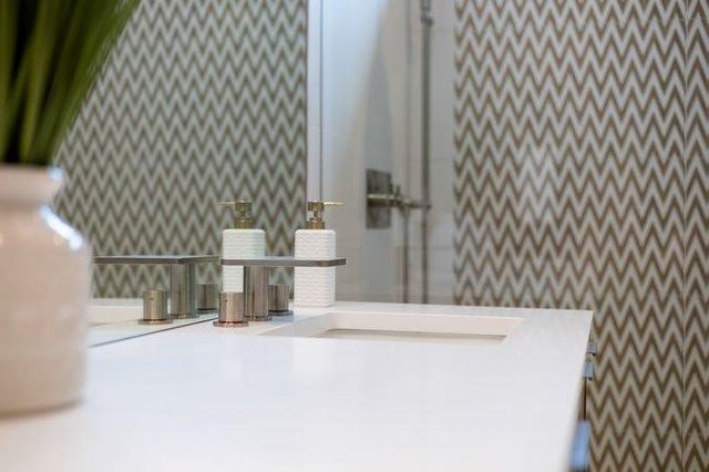 107 W Johanna ST B, Austin, TX 78704