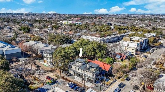 107 W Johanna ST B, Austin, TX 78704