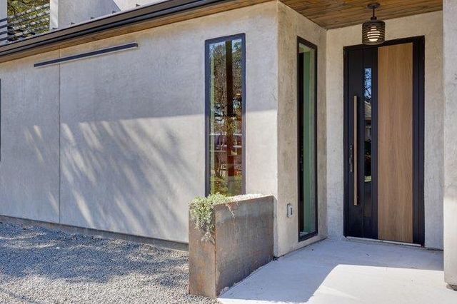 107 W Johanna ST B, Austin, TX 78704