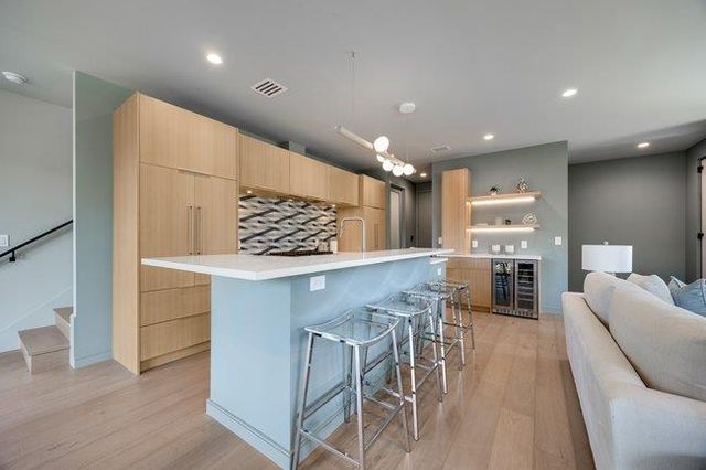 107 W Johanna ST B, Austin, TX 78704