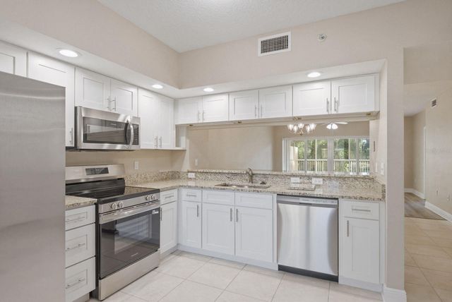 960 STARKEY ROAD 5105, Largo, FL 33771