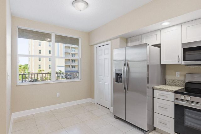 960 STARKEY ROAD 5105, Largo, FL 33771