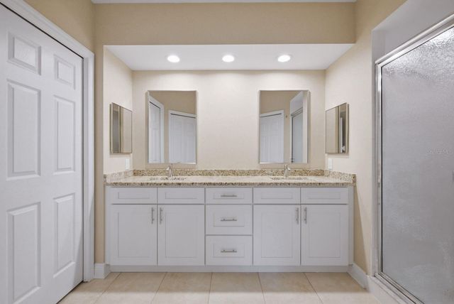 960 STARKEY ROAD 5105, Largo, FL 33771