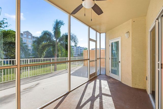 960 STARKEY ROAD 5105, Largo, FL 33771