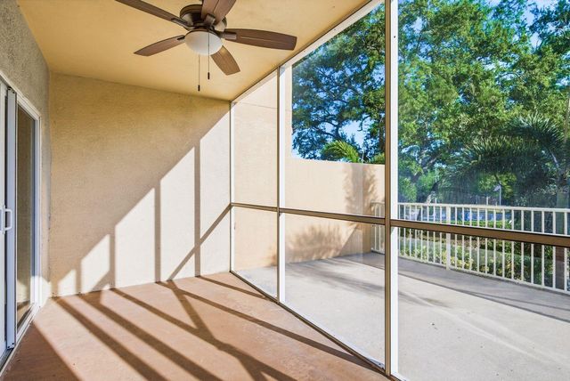 960 STARKEY ROAD 5105, Largo, FL 33771