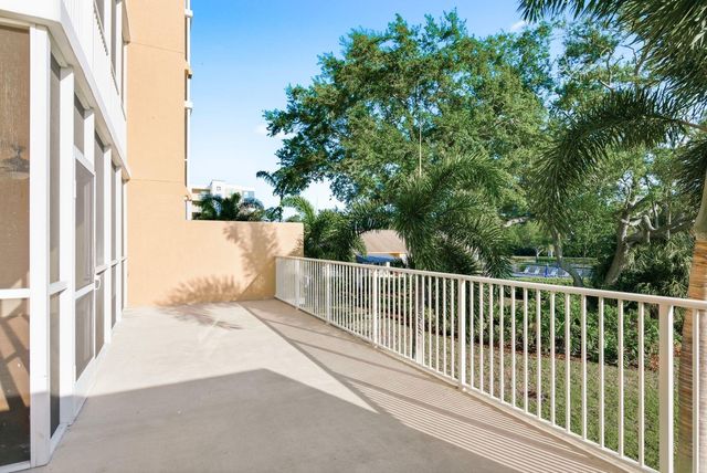 960 STARKEY ROAD 5105, Largo, FL 33771