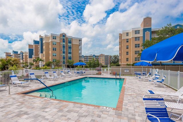 960 STARKEY ROAD 5105, Largo, FL 33771