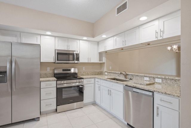 960 STARKEY ROAD 5105, Largo, FL 33771