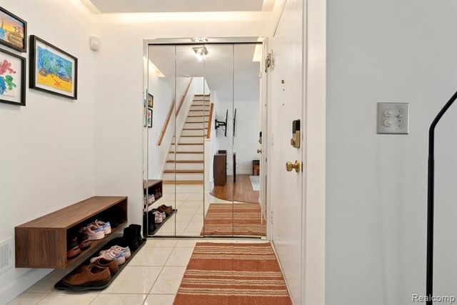 29876 City Center Drive 4, Warren, MI 48093